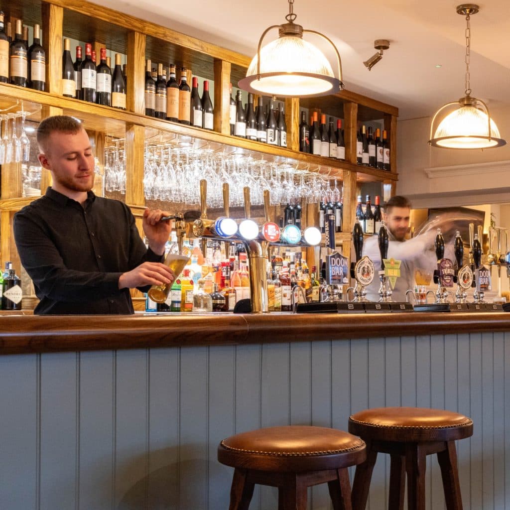 heartwood-inns-bar-staff